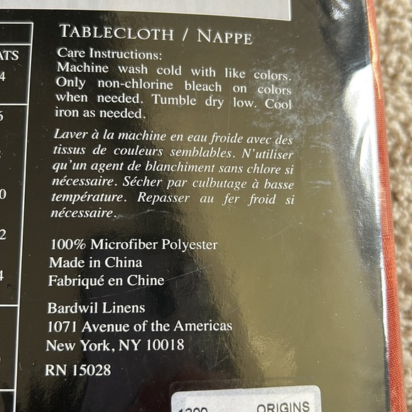 BNIB Microfiber Tablecloth - Picture 5 of 5